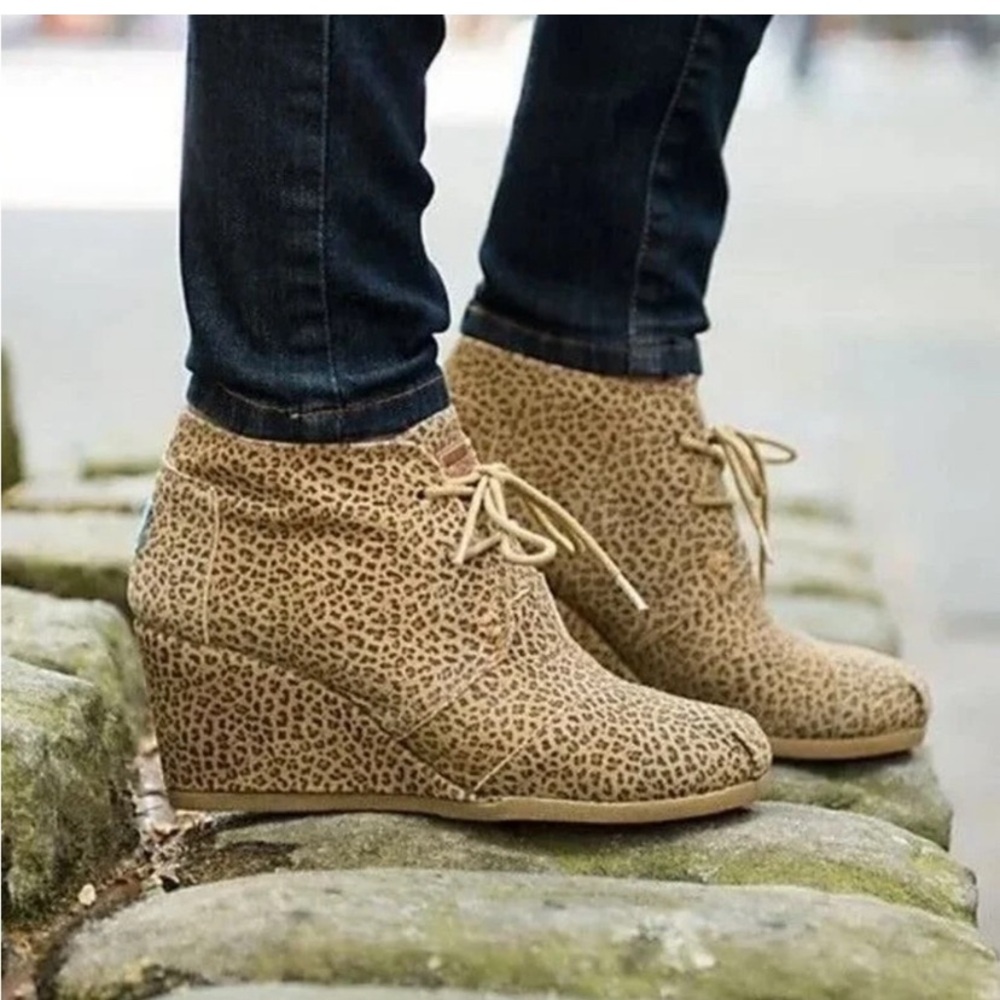 Toms Kala Desert Cheetah Leopard Animal Print Lace Up Wedge Ankle Boot 8.5